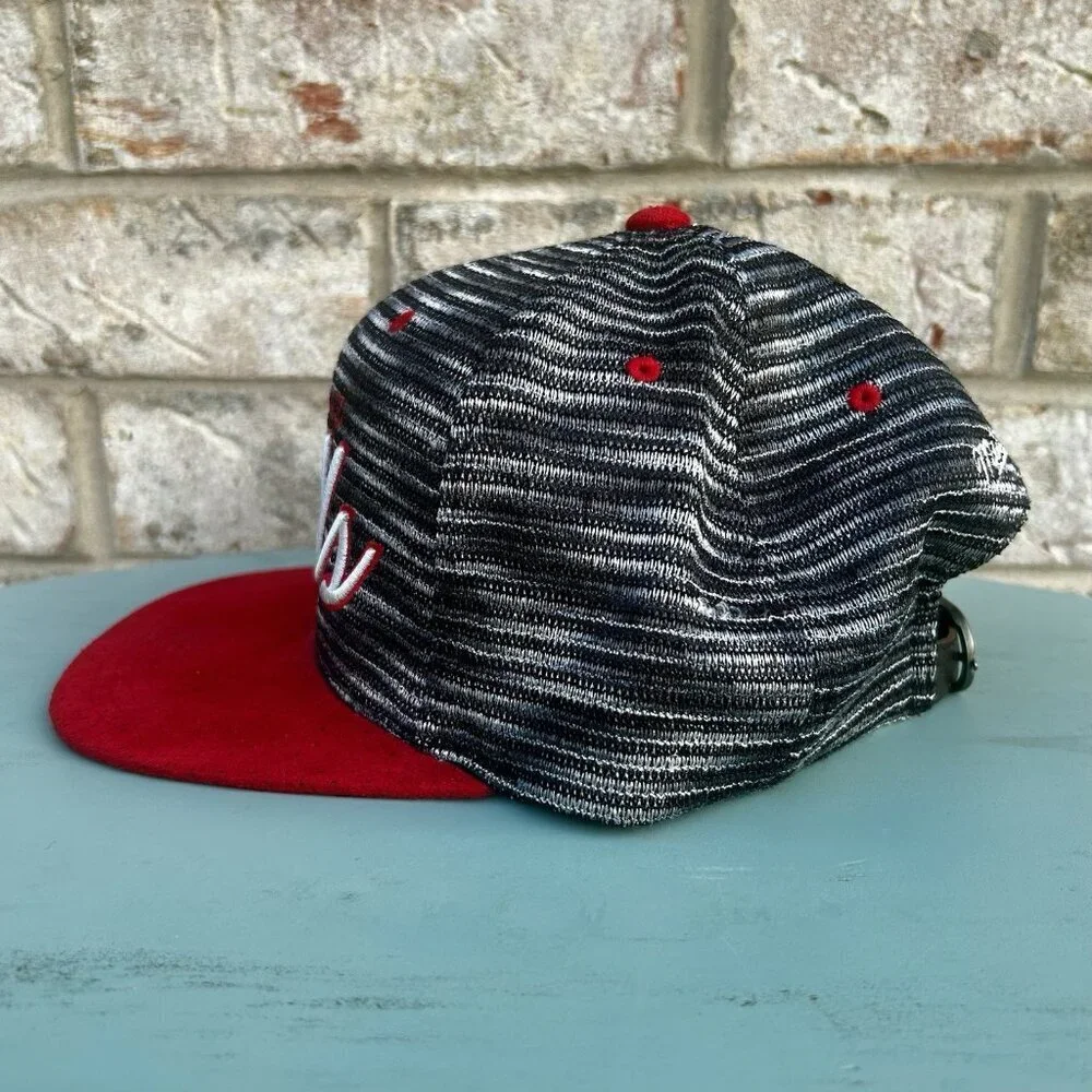 Chicago Bulls Basketball Mitchell & Ness Flat Brim Hat